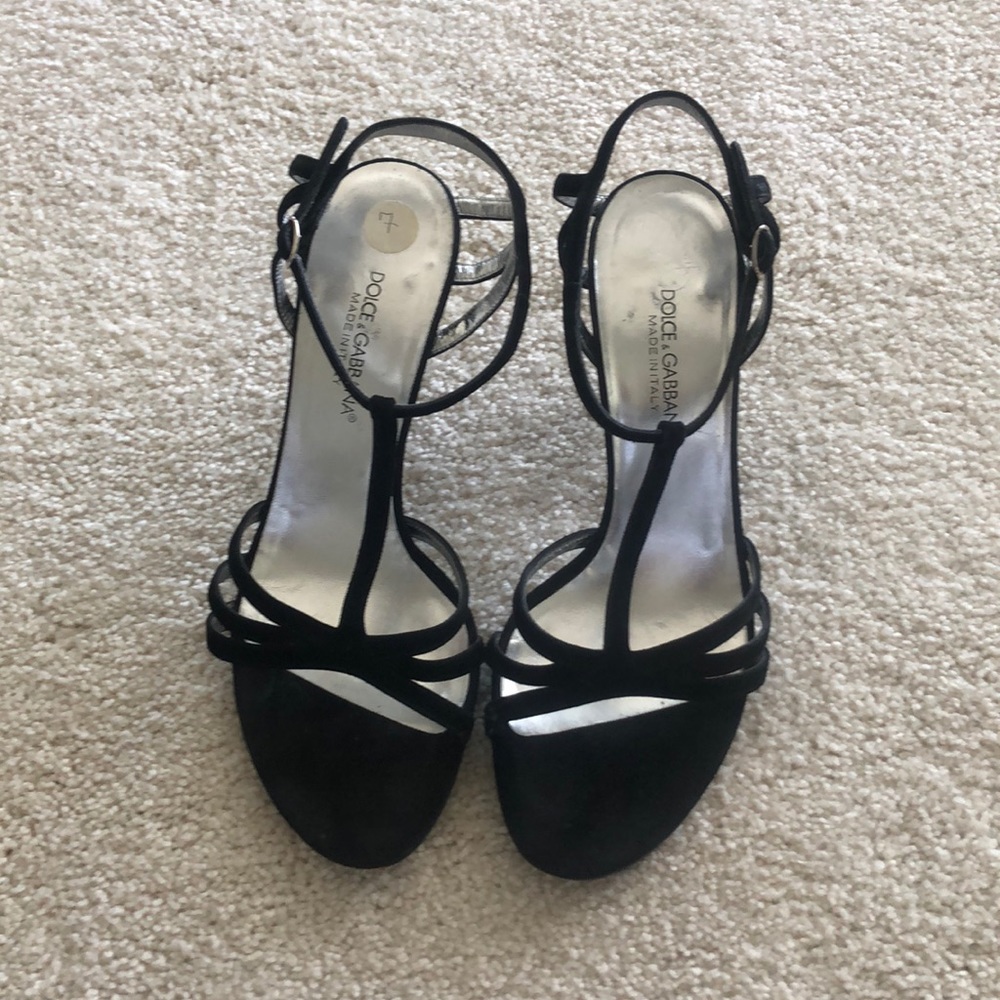 Black velvet Dolce & Gabbana sandals.